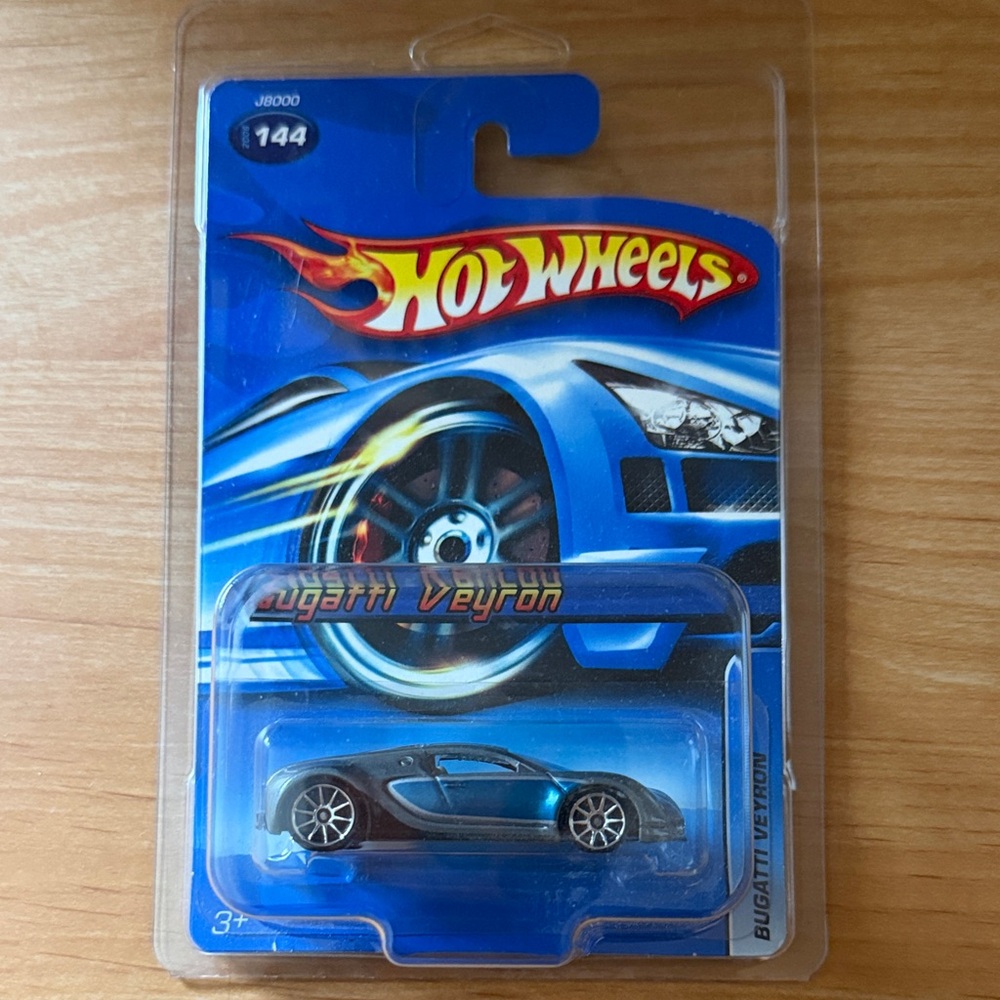 Hot Wheels Bugatti Veyron Toy Car Mint Condition